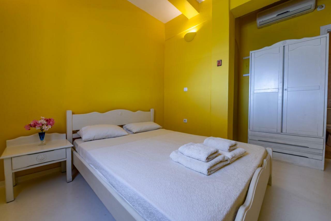 Kymothoi Rooms & Pool Bar Gavrio Exterior foto