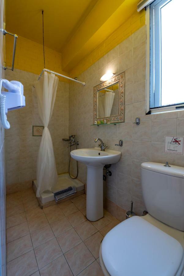 Kymothoi Rooms & Pool Bar Gavrio Exterior foto